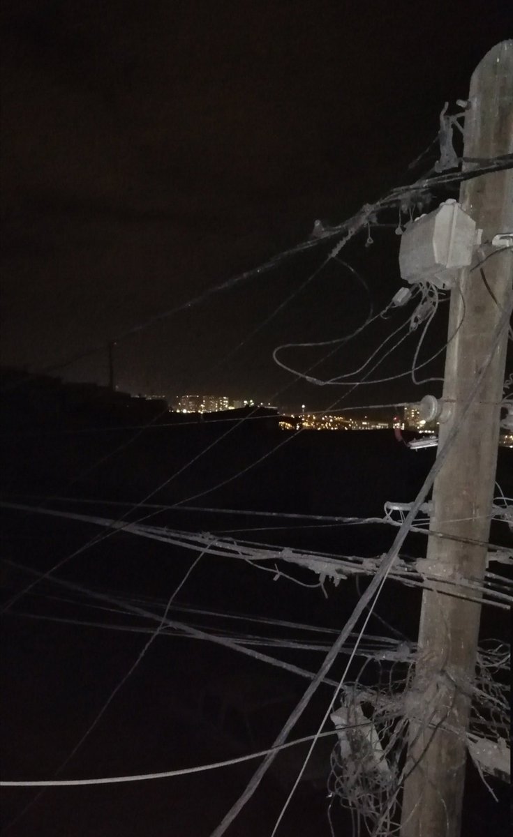alanis_marin's tweet photo. #Antofagasta Nuevamente cortaron la luz en la Pob. José Miguel Carrera. En Antofagasta. #CGE_Clientes 😐😐😐 https://t.co/OFRisSAmmf