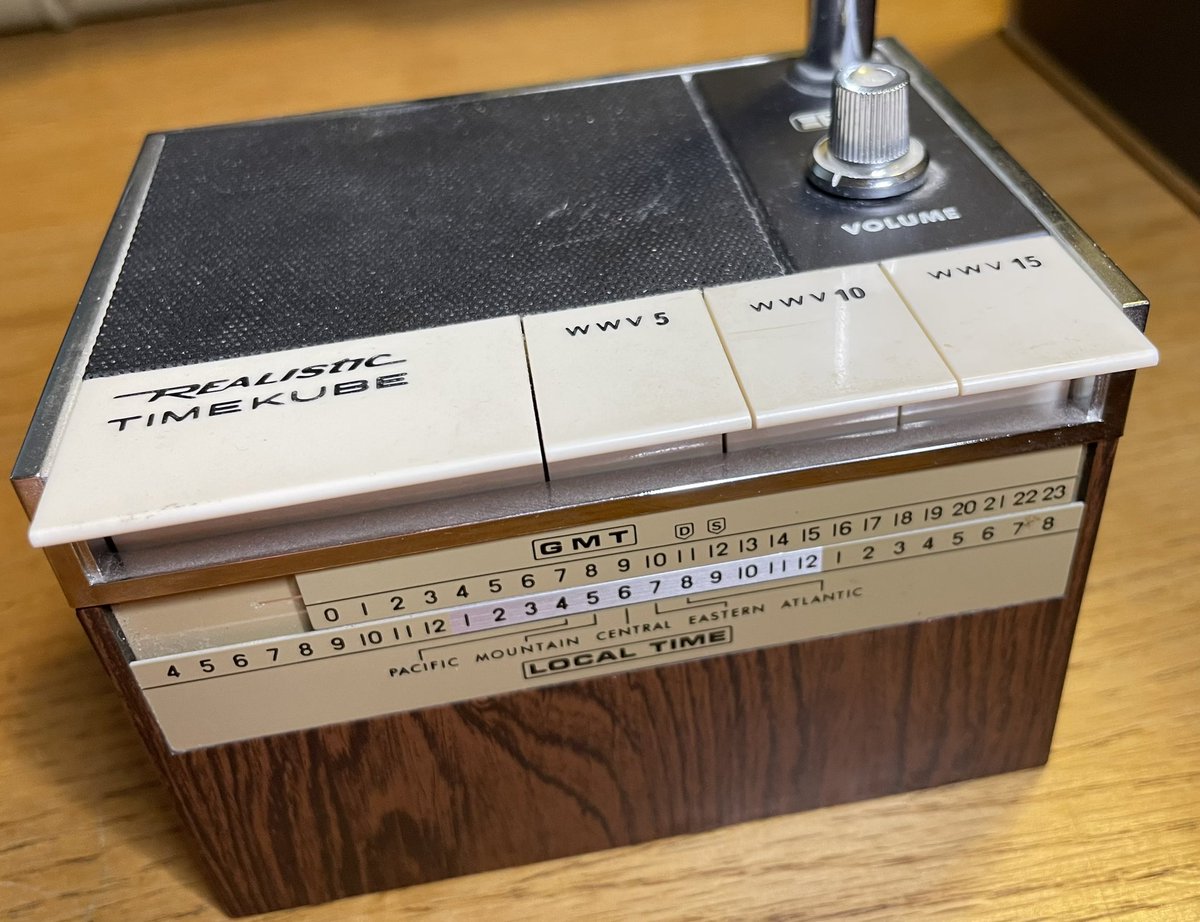 pewpewpewclick's tweet photo. Unique find from an estate sale the XL and I attended this weekend. It’s missing the battery cover, but fully functional! #realistic #timekube #hamradio #wwv #radiostuff #qrp #timereference https://t.co/ikrYFOj9Bi