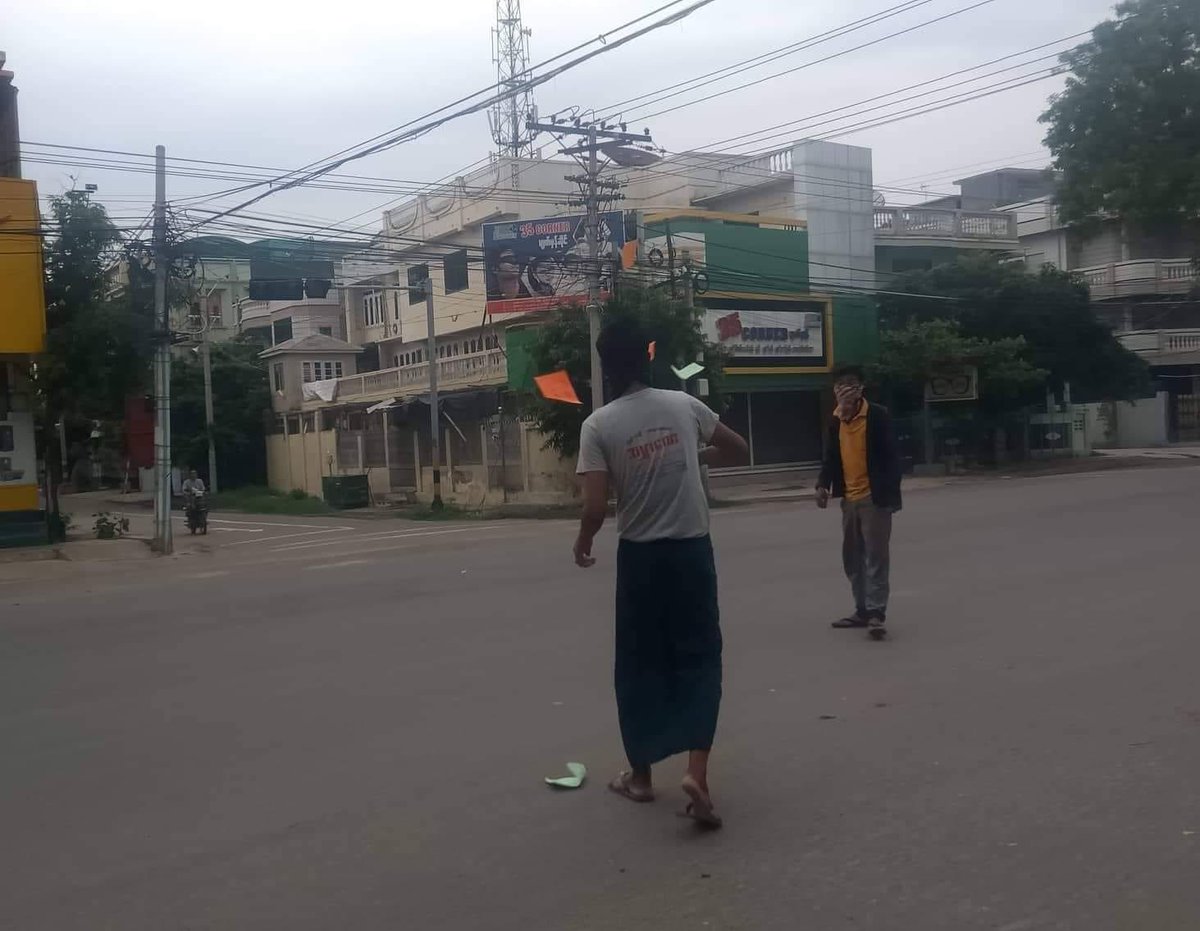 KYITHAR95368969's tweet photo. Activist youths from #Monywa , staged a protest against the #MilitaryDictatorship by hanging a revolutionary banner and scattering fliers at a traffic police camp on the morning of June 1.

#2022June1Coup   #LegalizationOfNUG #WhatsHappeningInMyanmar https://t.co/Wh2SLrbcgp
