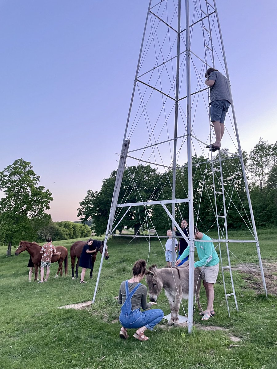 PaulaNiedenthal's tweet photo. Niedenthal Emotions Lab farm day. ⁦@sophiewohltjen⁩ ⁦@FYunZhao⁩ ⁦@EthanGHarrod⁩ ⁦@sparsive⁩ https://t.co/CZygkJESr2
