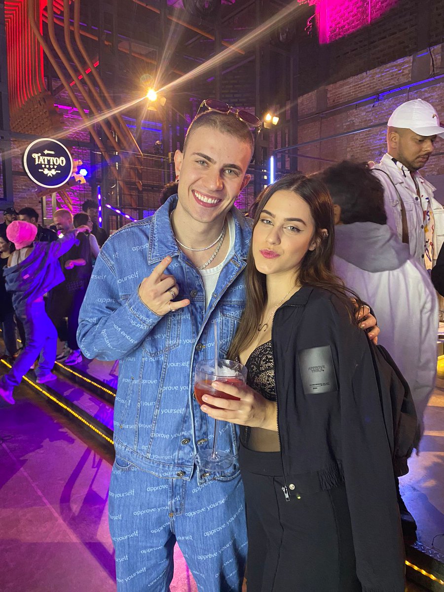 cfjadepiconn's tweet photo. Nossa boss com o patrão! Lindos demais, né? 🥺🤍 https://t.co/yit8GprfWt