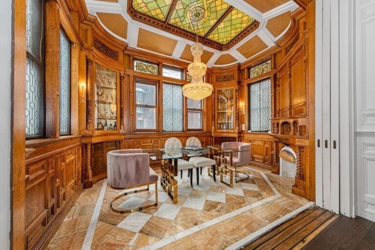 GlobeHomes's tweet photo. Listed: For $2 million, a two-bedroom town house on one of the city’s most scenic streets https://t.co/VH9oONZCvB #Luxury #LuxuryHomes #RealEstate #ScenicBoston #SpringHouseHunt @marealtors @nardotrealtor @NAREEnews @gbreb https://t.co/s09UlSJIND
