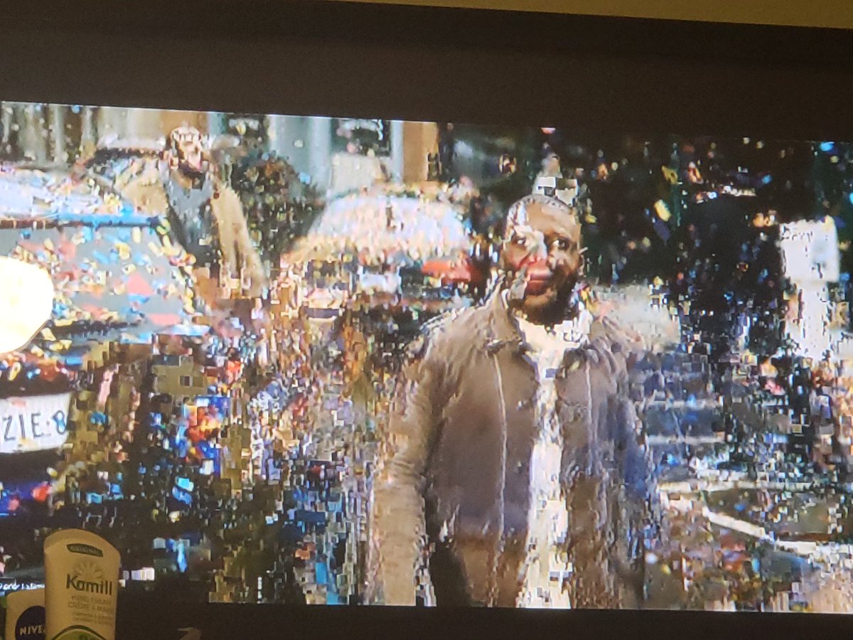 Photography_DP's tweet photo. @Rogers sound cuts in and out, scrambled pictureon all channels ... Box has already been updated and exchanged... This is ridiculous Rogers https://t.co/D1HYSuoJ7Q