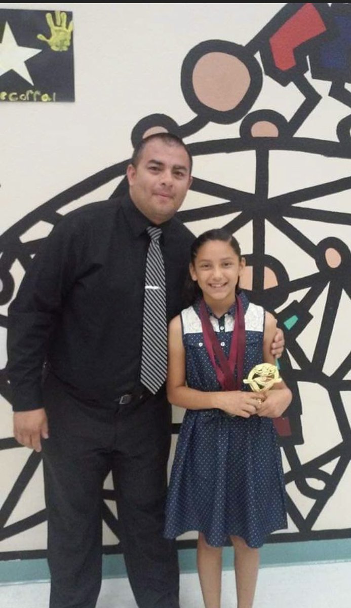 Idalyv14's tweet photo. Time really does fly🥺🎓.                        5th grade...              Senior year. https://t.co/91WZnh3BU8