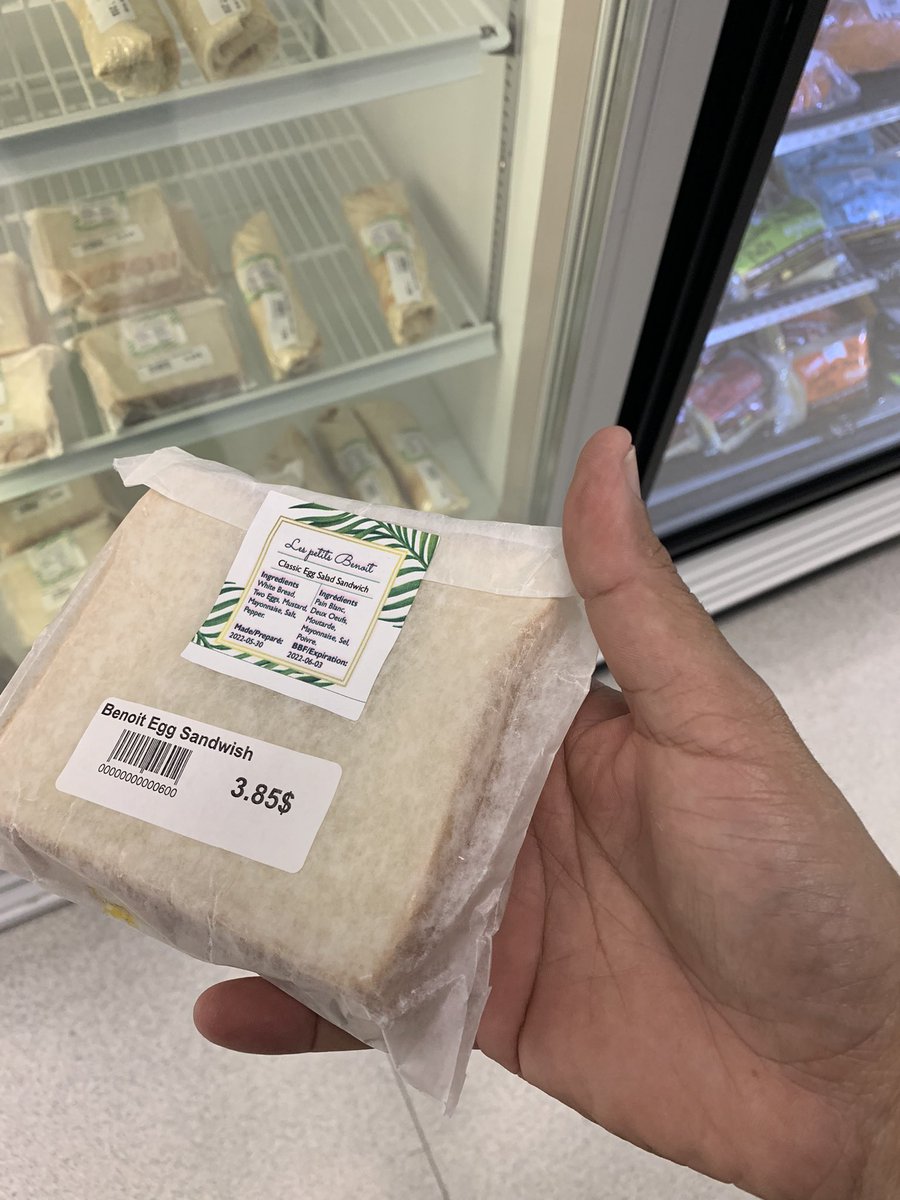 jrausseo's tweet photo. I know this is really small and maybe not news worthy but when I was at the campus convenience store today I found out that they sell their sandwiches in compostable wax containers instead of plastic ones.
#NoPlastic #PlasticFree #GoodbyeSingleUse #🌎 https://t.co/8ZlhbNjhAp