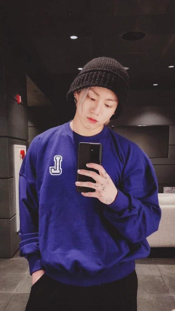 Yuyun33525610's tweet photo. @BTS_twt_JUNGKK I miss you too JK you rarely post anything I'm so worried about you https://t.co/uFekpu1dUt