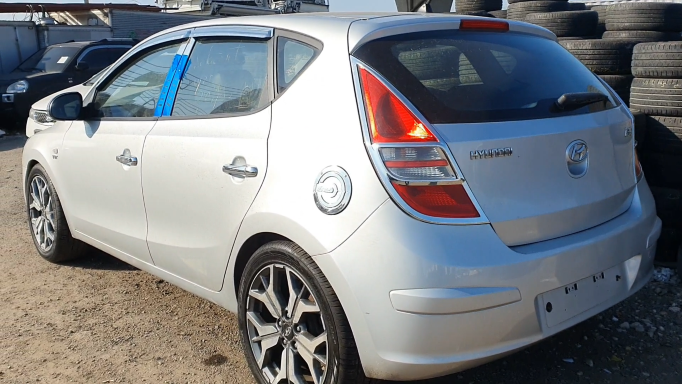 KitchenSophea's tweet photo. Second Hand Car for Export in South Korea ឡានជជុះសម្រាប់នាំចេញនៅក្នុងប្រ... https://t.co/9JqJeyUf9R via @YouTube https://t.co/vYNTEpihhE