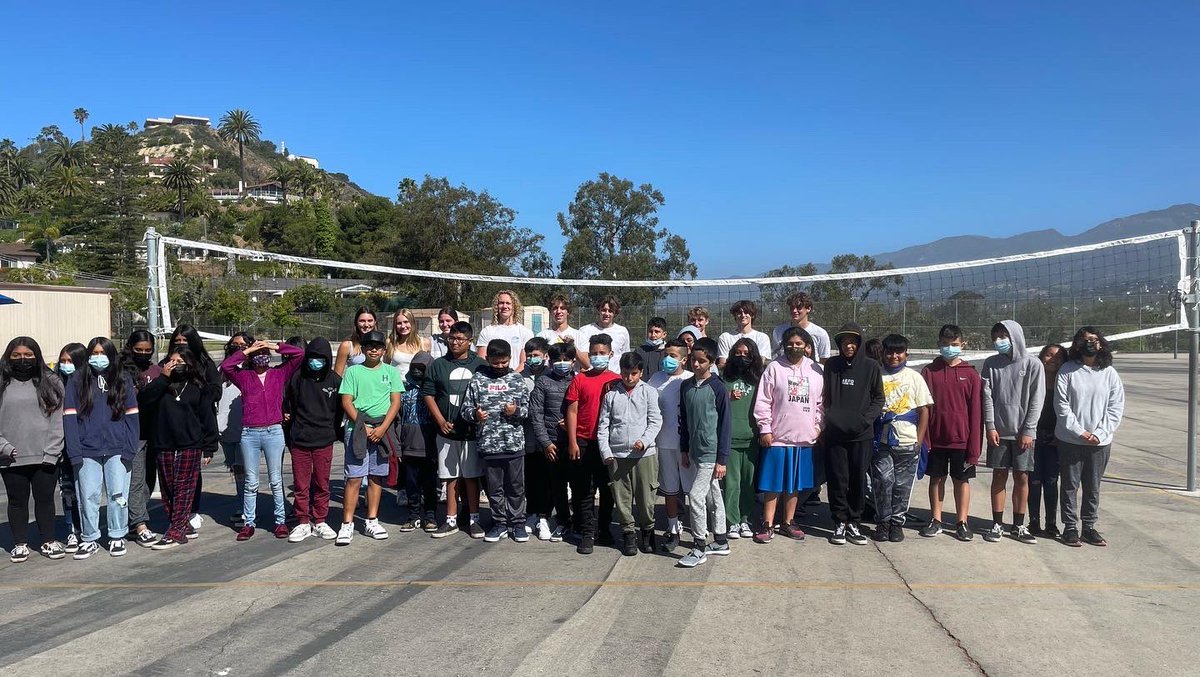 McKinleyBears's tweet photo. Thank you @SanMarcosRoyals for helping coach, ref, and keep score for our staff vs. students volleyball game! #heckyeahroyals https://t.co/9CzEa33CIn