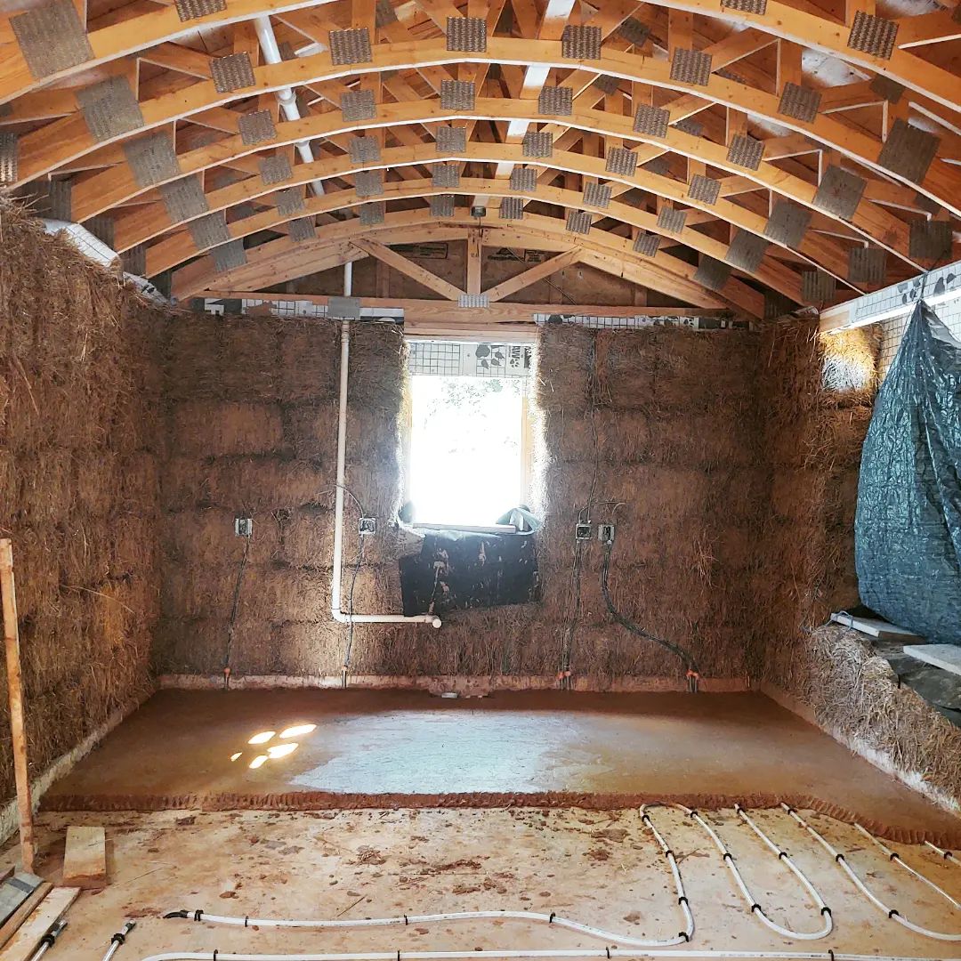 buildnaturally's tweet photo. #adobefloor #workshop
3 days
24 people
1000 SF of floor
25500 of material 😲
1 happy homeowner
1 grateful me
🙃💃💕
#naturalbuilding #handsonlearning #buildnaturally #clayfloor #earthenfloor #naturalarchitecture https://t.co/GGR80MZ5UY