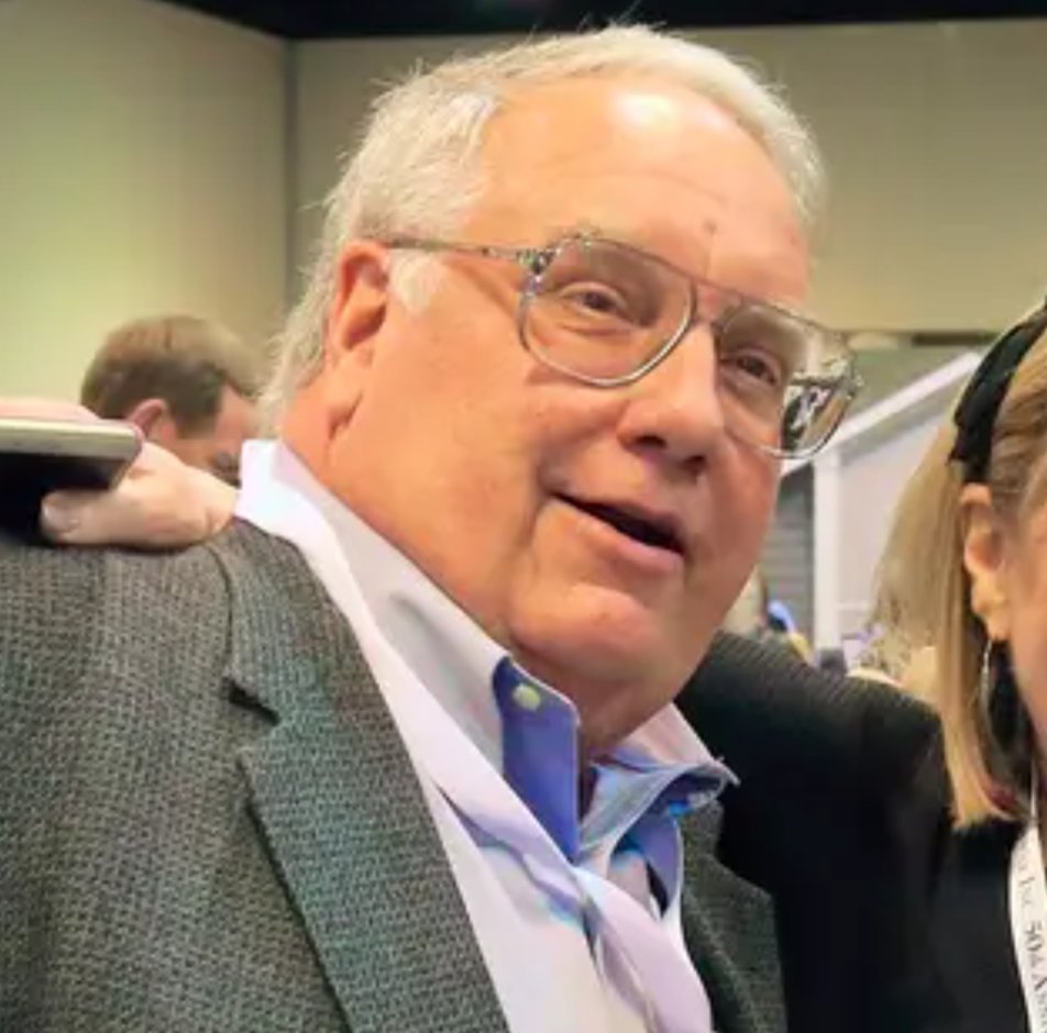 Erin73020427's tweet photo. Who knew Warren's son Howie Buffet was a right reg? @Regulars_NFT #regs #warrenbuffet #howardbuffet #regfamily https://t.co/JbdkXrwaWP