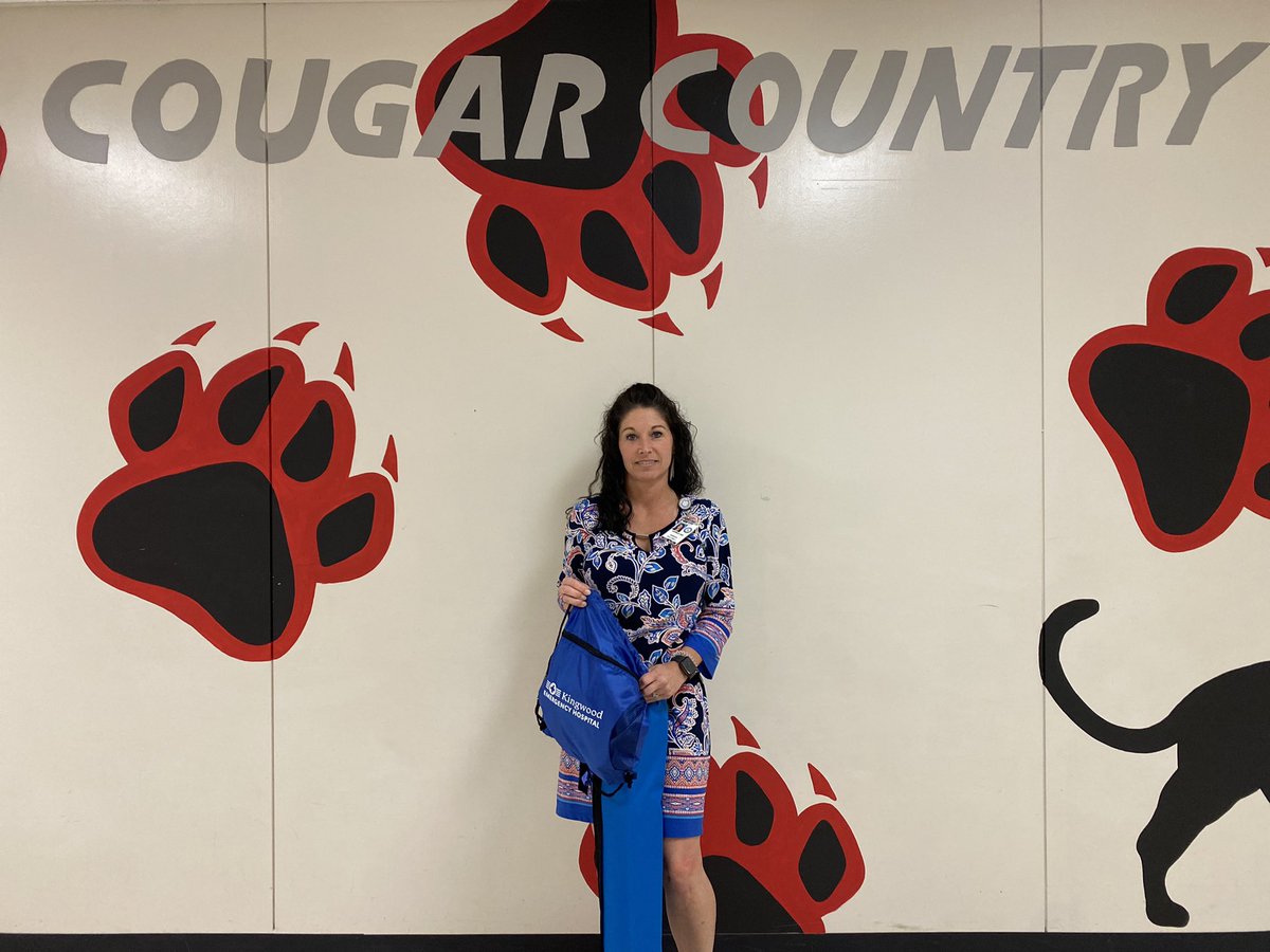 Many thanks to @Kingwood247ER &amp; <a href="/claireaspinwall/">Claire</a> for my special May Super Staffer gift! I am humbled with the kind &amp; heartfelt words and grateful to work amongst the best at KMS! #BetterStrongerWiser #KMSCougarPride