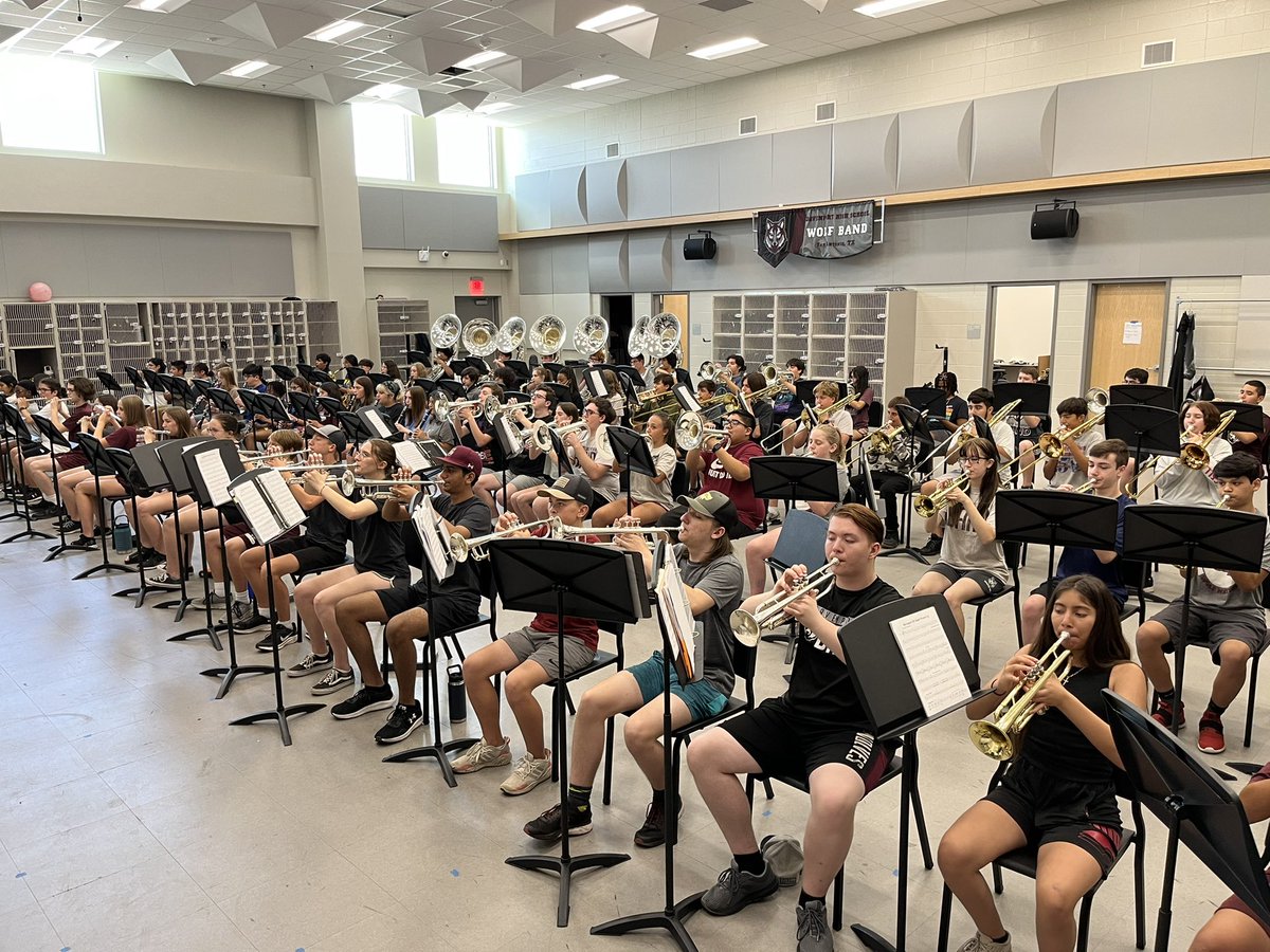 davenporthsband's tweet photo. It’s official. We gave QUADRUPLED in size since year one. Year three is going to be 🔥 #junecamp https://t.co/ZI5DMoyS53