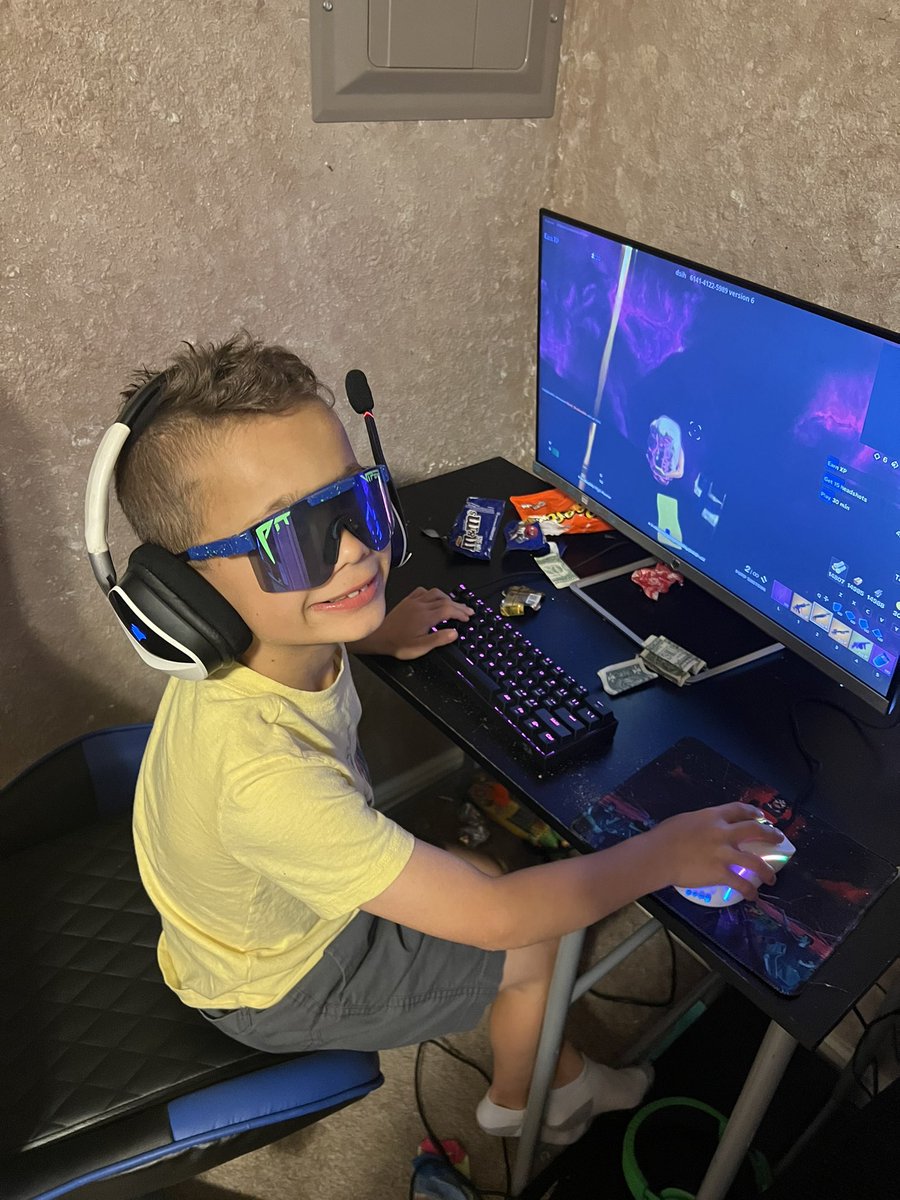 Meat_Maze's tweet photo. He’s been watching @DrDisrespect a little to much https://t.co/btOm11EMb0