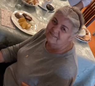 TPSOperations's tweet image. MISSING:
Eudokia &quot;Effie&quot; Panagiotakopoulos, 74
- last seen on May 31, at 1:30 p.m., in the Eglinton Ave W &amp;amp; Marlee Ave area
- described as 5&apos;3&quot;, 110 lbs., grey hair in a ponytail
- wearing a red/white/blue plaid shirt, grey pants, sandals, carrying  a black bag
#GO1028677
^al