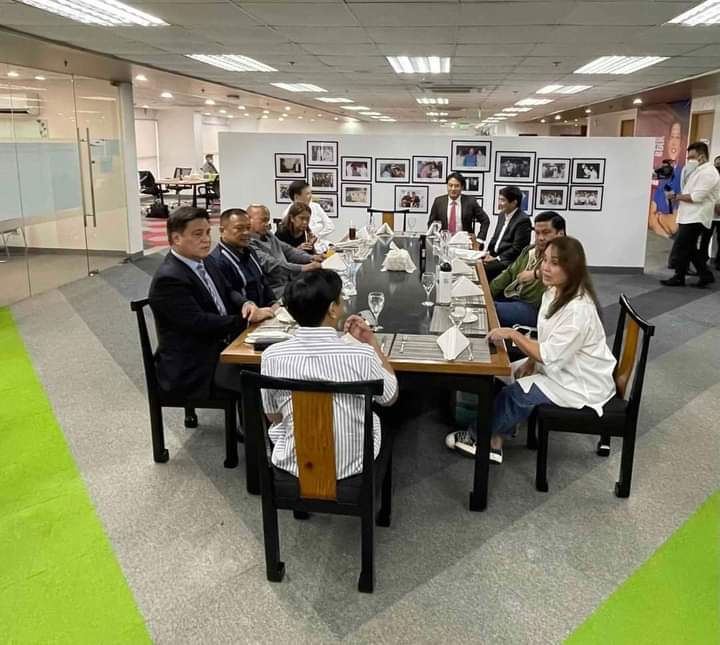 Who says PBBM needs to wait after his inaugural on June 30?

He is practically working already, even in the midst of a transition from PRRD's  government.

Yan ang SIPAG at DEDIKASYON!