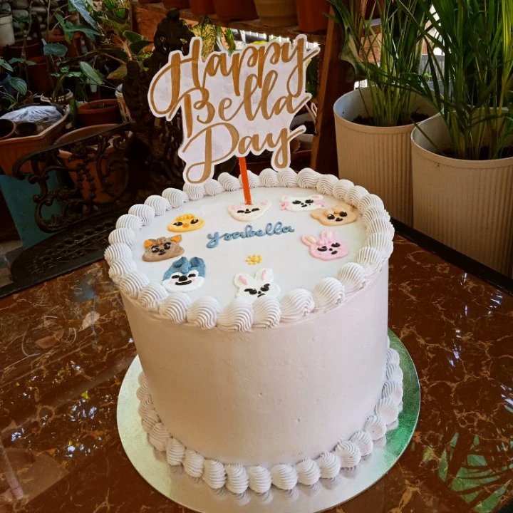 FlavoryBlends's tweet photo. We are now accepting regular cake orders for the month of June. Reserve yours now ~

#flavoryblends✨ #minimalistcakeph #minimalistcake #dedicationcake #koreanminimalistcake https://t.co/GJxQI6yOgJ
