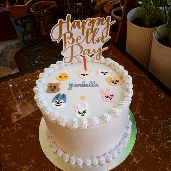 FlavoryBlends's tweet photo. We are now accepting regular cake orders for the month of June. Reserve yours now ~

#flavoryblends✨ #minimalistcakeph #minimalistcake #dedicationcake #koreanminimalistcake https://t.co/GJxQI6yOgJ