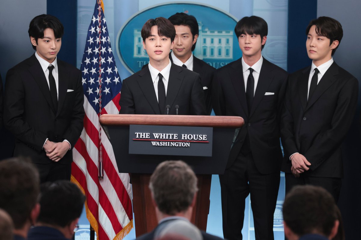 YoonJin1365244B's tweet photo. @bts_bighit @BTS_twt #JIN: “Today is the last day of AANHPI Heritage Month. We join The White House to stand with the AANHPI community &amp; to celebrate.”

#JIMIN: “We were devastated by the recent surge of hate crimes, including Asian American hate crimes. To put a stop on this and to support the cause https://t.co/rYiyE45oFu