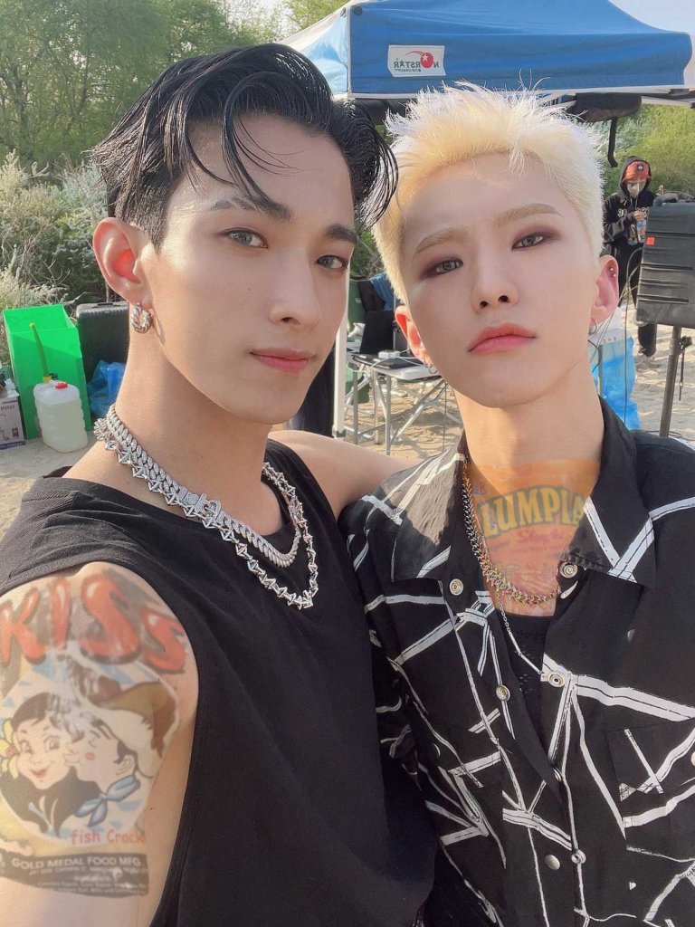iskolarjeonghan's tweet photo. very jhepoy and thirs itong pic na ito @99TXGER @00BUSYNESS https://t.co/vPerP0I8L1