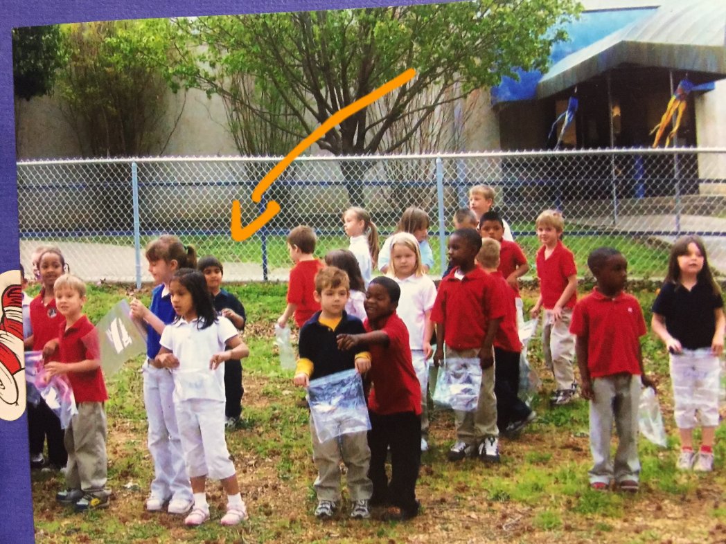 aleoalex2's tweet photo. No puedo creer jajja , encontré una foto mia cuando era un niño https://t.co/EvZWMe2yoC