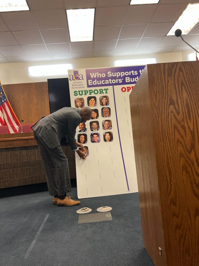 reginaldbolding's tweet photo. Educators came down to the State Capitol to make one request and it was simple and straight to the point: #FundOurSchools. Arizona has a $5.3 Billion surplus! A fully funded education system is well overdue. https://t.co/WTTaUsBYbG