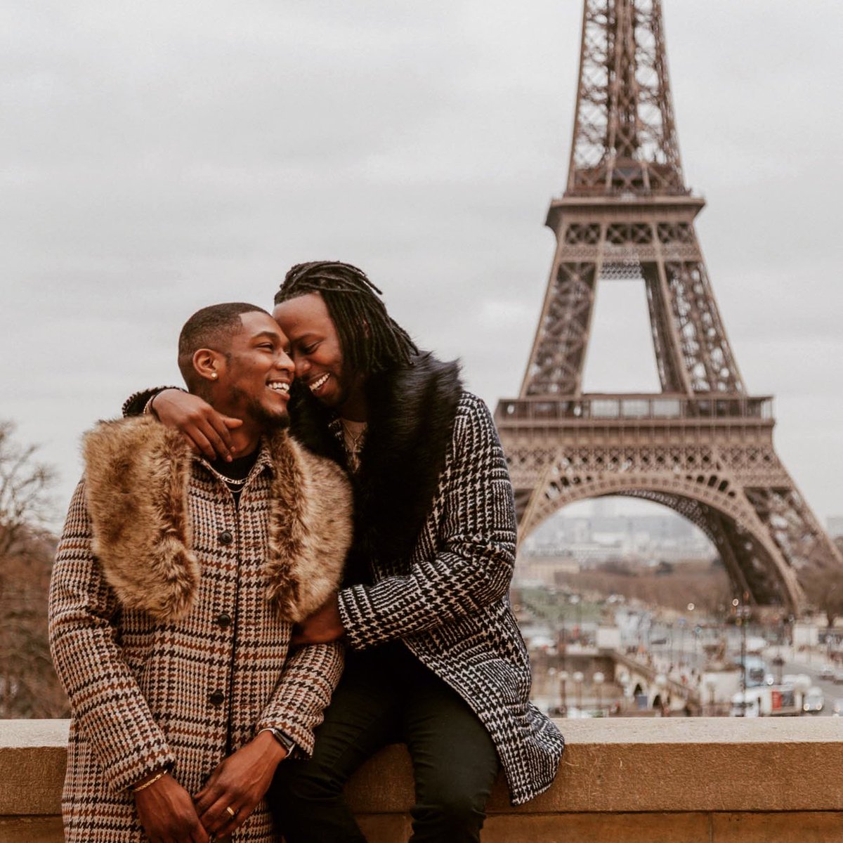 equallywed's tweet photo. When a smile can light up the world. Happy National Smile Day!
Full feature: https://t.co/Wm2r74vZ69
Photo: Fรฉvrier Photography
#EquallyWed #EquallyWedPro #LGBTQ #LGBTQPlus #LGBTQWedding #WeddingIdeas #LGBTQLove #WeddingPhotographer #Paris #ParisEngagement #EngagementSession https://t.co/a6q86sOemQ
