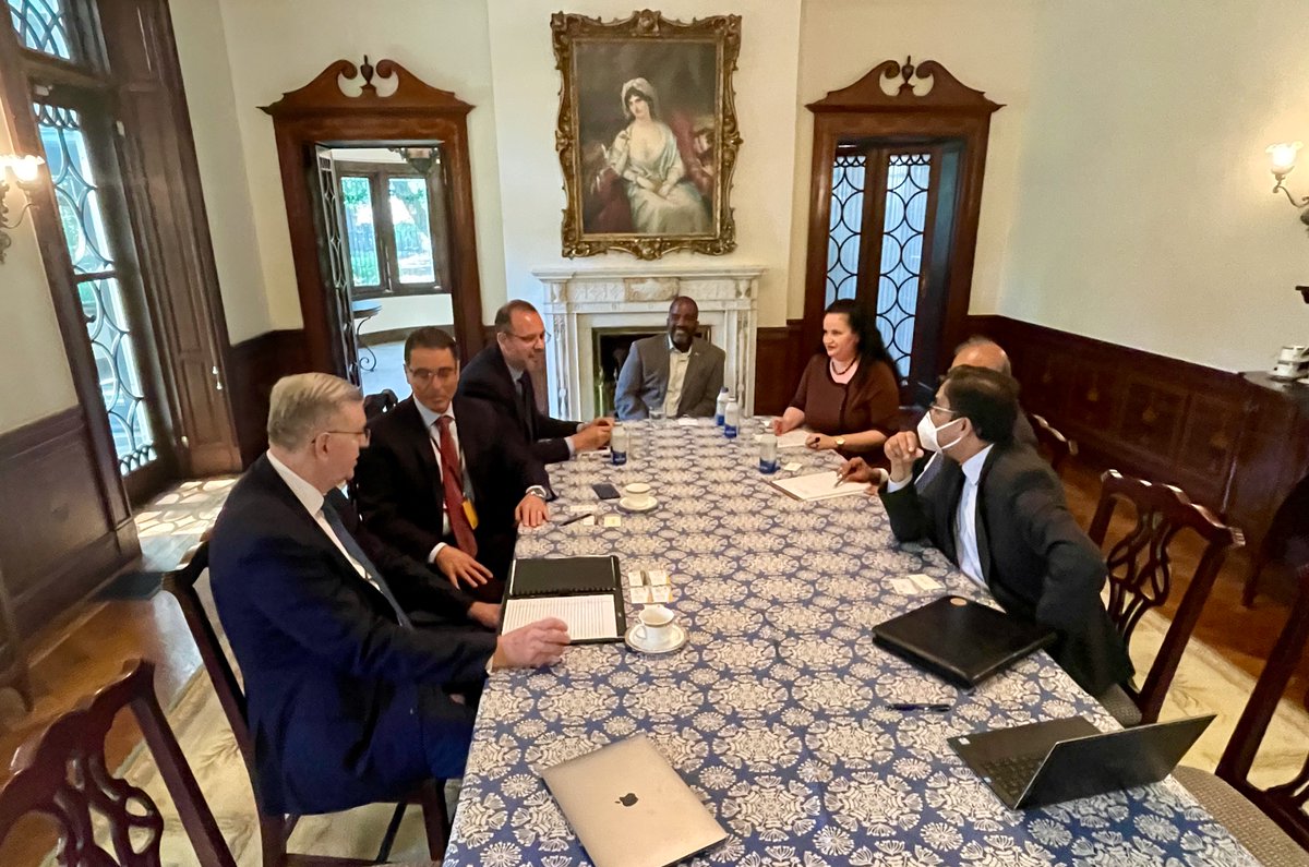 Amb_Forster's tweet photo. I met with the President of Virginia Commonwealth University, Michael Rao, and deans and faculty members from many areas. We discussed the prospects for closer collaboration with Brazilian institutions in areas such as health sciences and artificial intelligence. https://t.co/M8xdPdeiZr