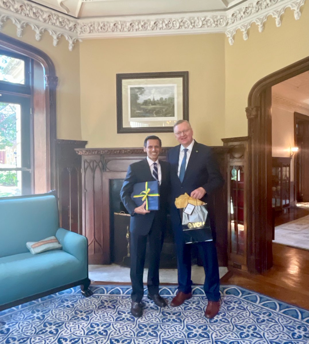 Amb_Forster's tweet photo. I met with the President of Virginia Commonwealth University, Michael Rao, and deans and faculty members from many areas. We discussed the prospects for closer collaboration with Brazilian institutions in areas such as health sciences and artificial intelligence. https://t.co/M8xdPdeiZr