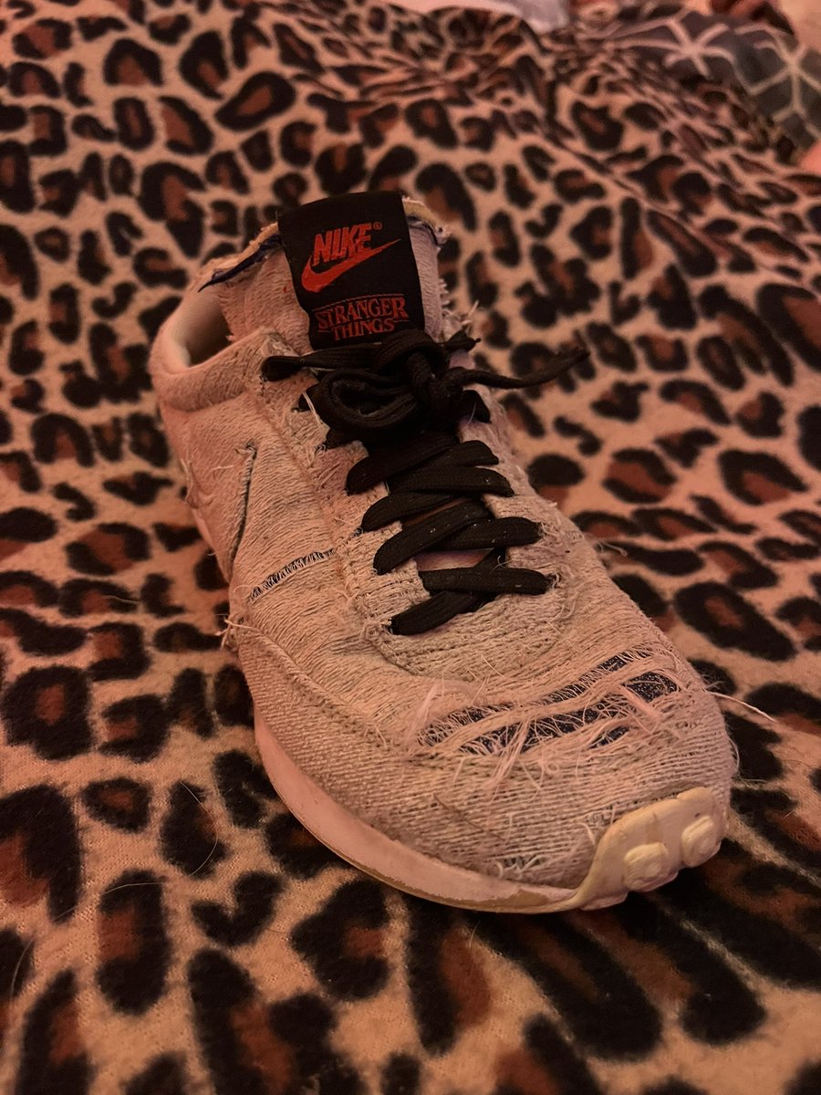 kkush____'s tweet photo. @chandlerskicks @TongueSoleLab Tailwinds! They are dope. They look like such beaters 😆 really dope concept tho for sure. She has only worn them 10 times tops, and this is how they have turned out so far. https://t.co/3JSCVfulRd