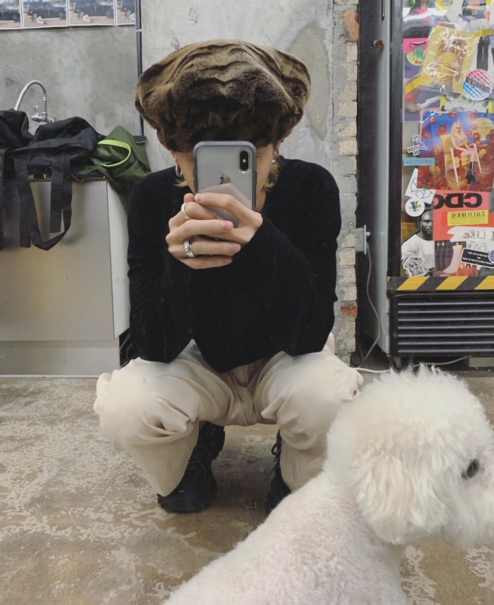 oneushinee's tweet photo. feliz aniversário, meu hyojong. espero que o seu dia esteja sendo tão lindo quanto o artista e a pessoa que és.
tenho muito orgulho de você e de te acompanhar. obrigado por tanto. obrigado por tudo.
eu te amo infinito hoje e sempre. feliz seu dia! 🤍
#DAWN_DAY https://t.co/N0xObP6M8k