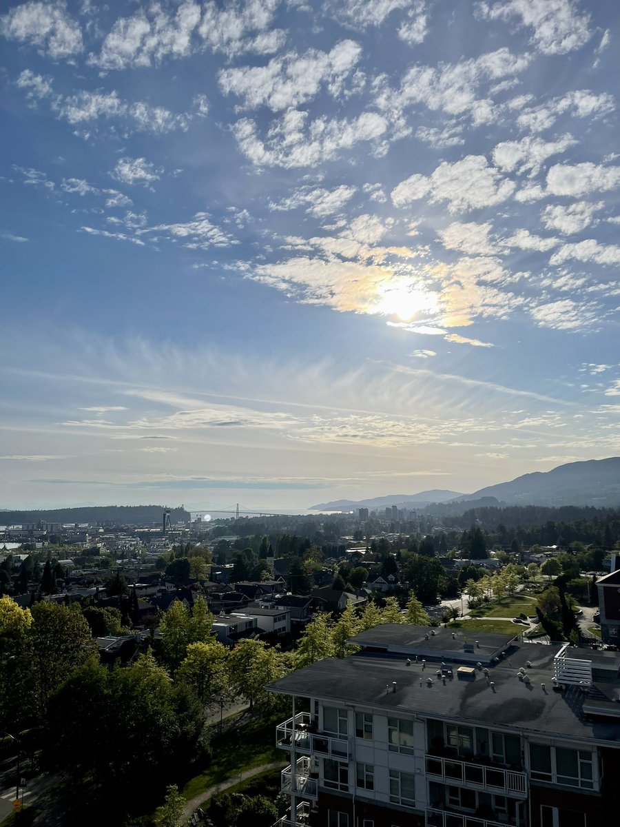 NehiyawSpirit's tweet photo. Another beautiful evening - the sun appeared just in time for my arrival home. The warmth of the pisim provides much comfort. #NorthVancouver
#pisim #medicine #comfort https://t.co/vrXG1olqkU