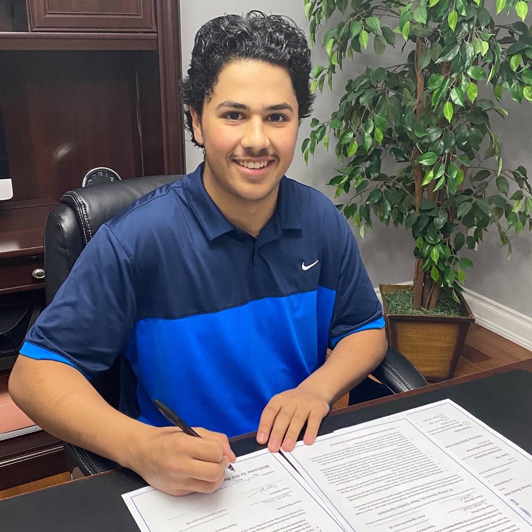 StGeorgeRavens's tweet photo. Ravens are pleased to announce the signing of 1st round draft pick, Simon oTaki!
Simon will wear #16 with the Ravens this season! #16thOverall #GoRavens https://t.co/7u6Iky4IZw