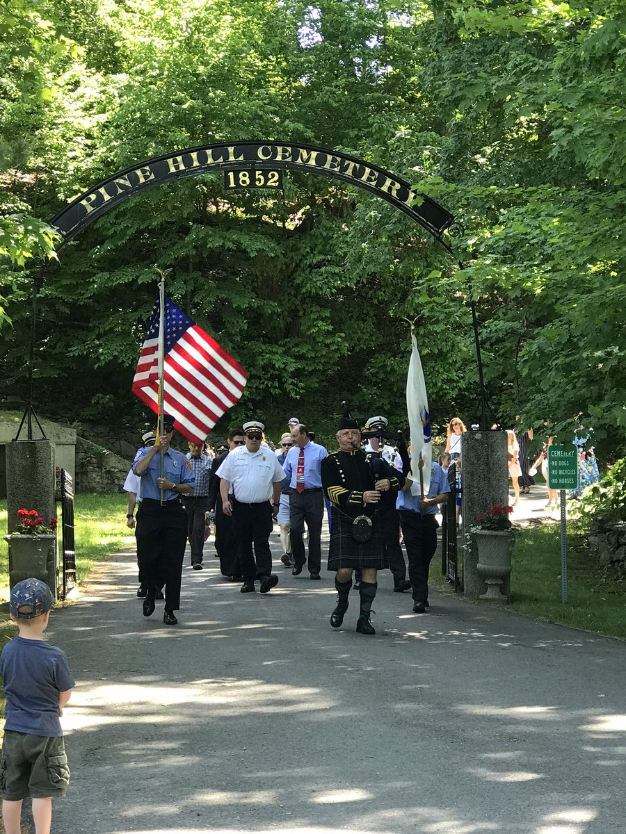 Sherborn FFs had the honor of leading Sherborns 1st Memorial Day Parade since 2019. Ambulance 1 stood by due to heat.