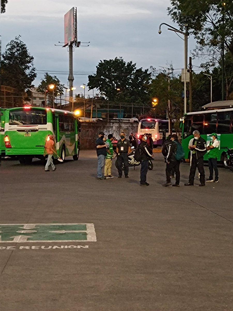 Spider (@marquezspider) on Twitter photo Hoy hacen operativo y el que paga los platos rotos siempre es el pueblo no había camiones para el sur de la ciudad eso no es corrupción? <a href="/VigimoviCDMX/">VigiMoviCDMX</a> <a href="/andreslajous/">Andrés Lajous</a> <a href="/TlalpanVecinos/">Tlalpan Vecinos</a> <a href="/TlalpanCivico/">TlalpanCívico </a> <a href="/AjuscoTlalpan/">Zona Ajusco Tlalpan</a> <a href="/MoVeTlalpan/">Movimiento Vecinal Tlalpan</a> <a href="/TlalpanUnidos/">Tlalpan Unidos</a> <a href="/vecinoseguro/">Vecinos de Tlalpan</a> Hoy hacen operativo y el que paga los platos rotos siempre es el pueblo no había camiones para el sur de la ciudad eso no es corrupción? <a href="/VigimoviCDMX/">VigiMoviCDMX</a> <a href="/andreslajous/">Andrés Lajous</a> <a href="/TlalpanVecinos/">Tlalpan Vecinos</a> <a href="/TlalpanCivico/">TlalpanCívico </a> <a href="/AjuscoTlalpan/">Zona Ajusco Tlalpan</a> <a href="/MoVeTlalpan/">Movimiento Vecinal Tlalpan</a> <a href="/TlalpanUnidos/">Tlalpan Unidos</a> <a href="/vecinoseguro/">Vecinos de Tlalpan</a>