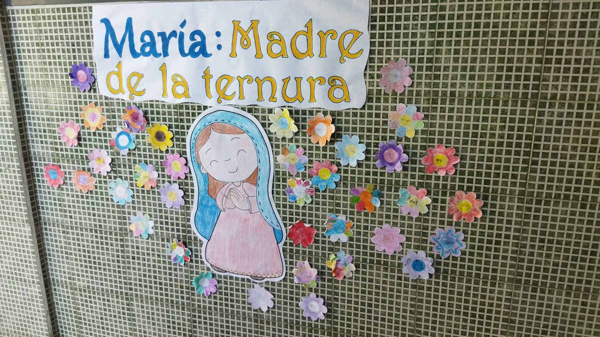 CLCMaracay's tweet photo. Celebración del mes de mayo con los niños https://t.co/f2moyRyktc