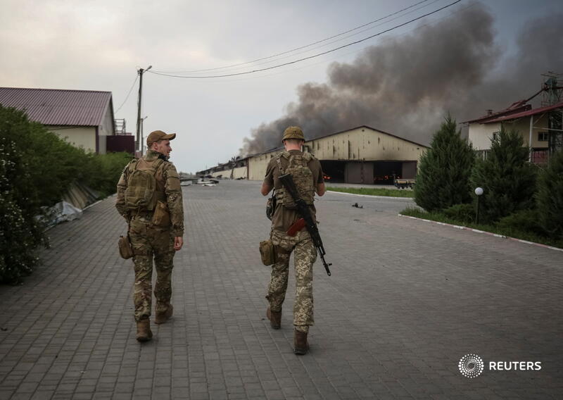 Russian troops fought to take complete control of the city of Sievierodonetsk as the United States agrees to provide Ukraine with advanced rockets to help it force Moscow to negotiate an end to the war reut.rs/3m3jODa