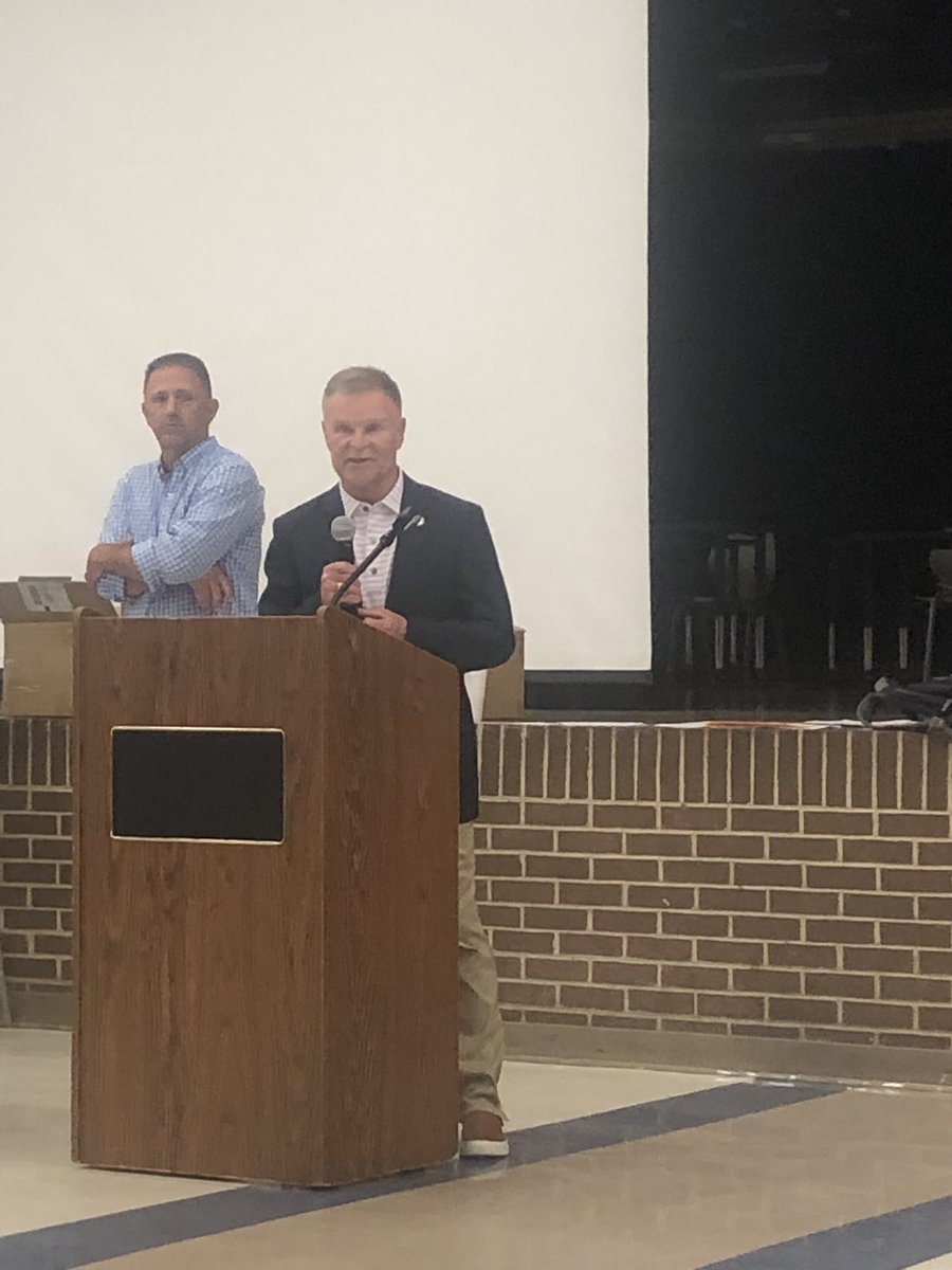 AbbevilleB's tweet photo. @AbbevilleB very own @CoachsmithMark honored tonight as a 2021 @BCAofSC Hall of Fame member! https://t.co/gm9FxdXvbI