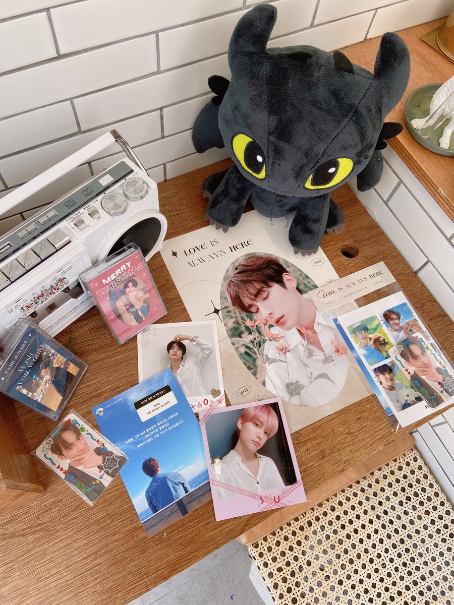 junheest2's tweet photo. 플라워 이벤트와 소중한 선물 특전을 예쁘게 준비해줘서 감사합니다~ㅠㅠ
영원히 간직할게여💕

#사랑은_언제나_준희에게 #준희야_생길축하해 #에이스 @UNBOUND602 https://t.co/JVEL5SGtNN