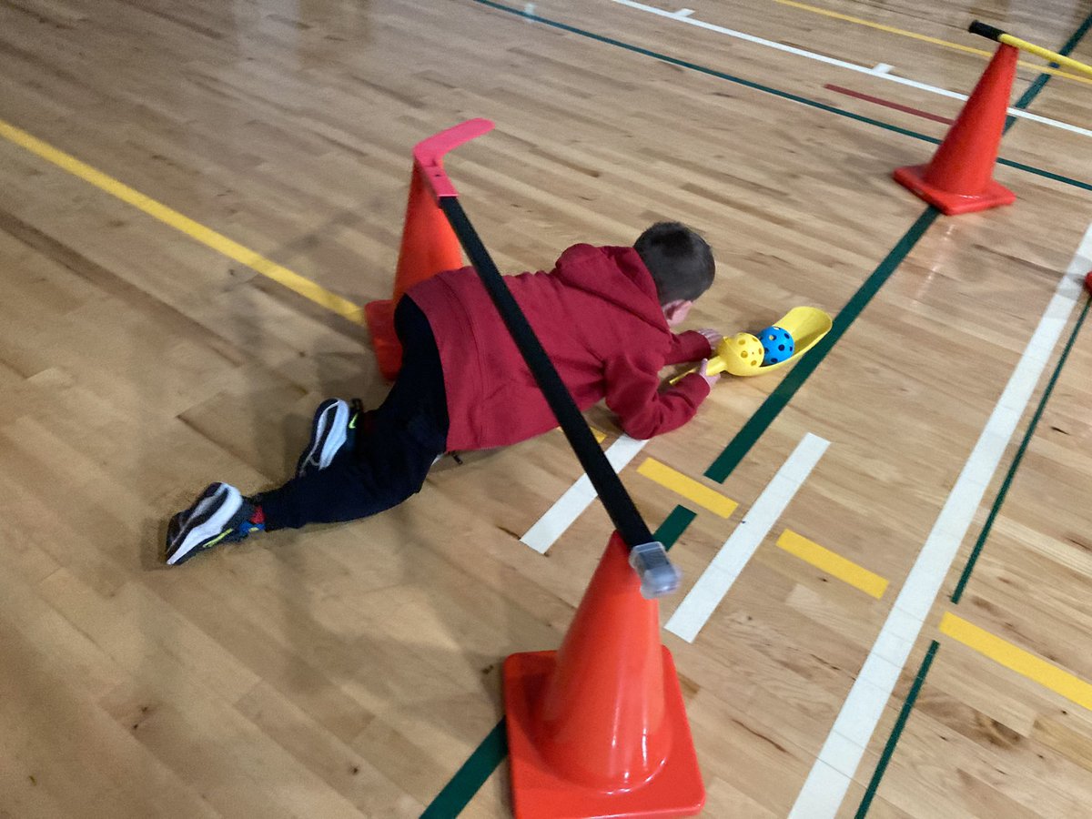 KiddleCBE's tweet photo. “Mission Impossible? You mean Mission Possible!” Love the #GrowthMindset students are bringing to the challenge. Huge shout out to our grade fives for designing and setting up a new obstacle course each day! #physed https://t.co/46MjHwjO0E