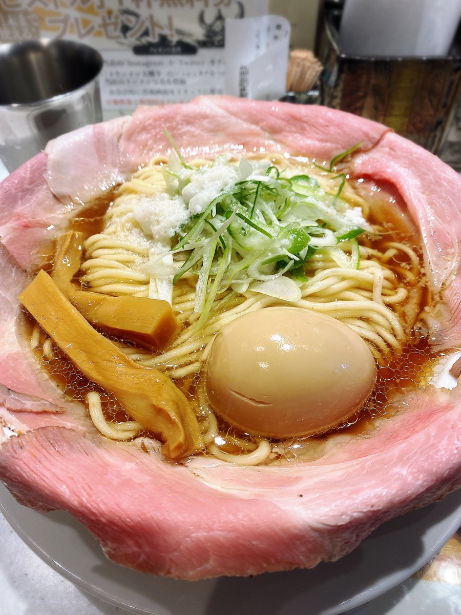 Julirsia's tweet photo. 関西だし醤油ラーメンのピストル
あっさりだけど旨味をすごく感じられて美味しかったです。

#ラーメン大戦争 https://t.co/JNP2fdVviC