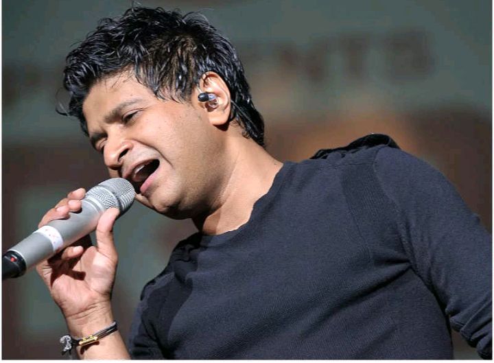 Shocked &amp; sad beyond words. K K a phenomenal singer &amp; friend is no more. Will always cherish memories of all the songs  jingles he sang for me. R I.P Brother. Your soulful voice lives on in our hearts 🙏💕 #Pal <a href="/TSeries/">T-Series</a> <a href="/sonymusicindia/">Sony Music India</a> #SingerKK <a href="/RedChilliesEnt/">Red Chillies Entertainment</a>  <a href="/bolbolbolly/">Bol Bol Bollywood</a>