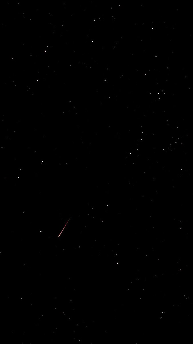 helloartemisnow's tweet photo. 📷 21:11 Sending you so many wishes #TauHerculids #Meteorshower #meteor https://t.co/JPPk9c6Myh