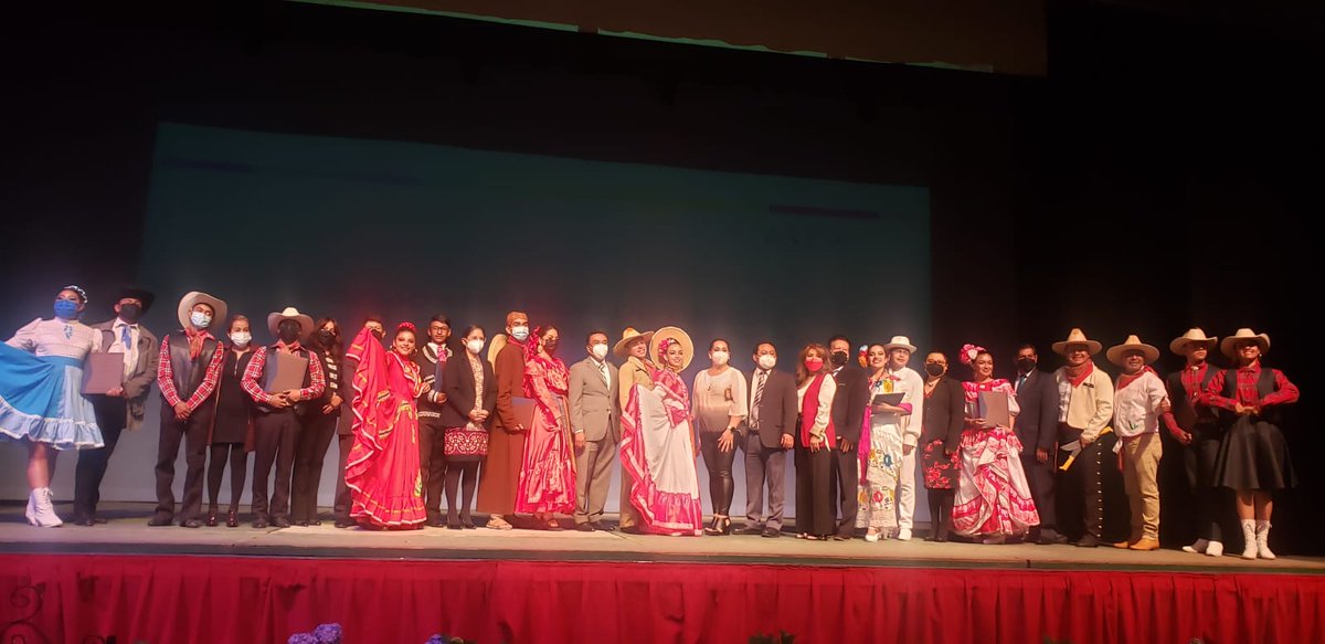 CbtPolotitlan's tweet photo. Nuevamente felicitamos a nuestros estudiantes por su brillante participación en la 🕺 "Demostración de Danza de Educación Media Superior 2022" 💃 en su fase estatal, representado a la Región Poniente de Bachillerato Tecnológico.
#SaberParaCrecer💚🐺💙 https://t.co/nb9jE22Tng