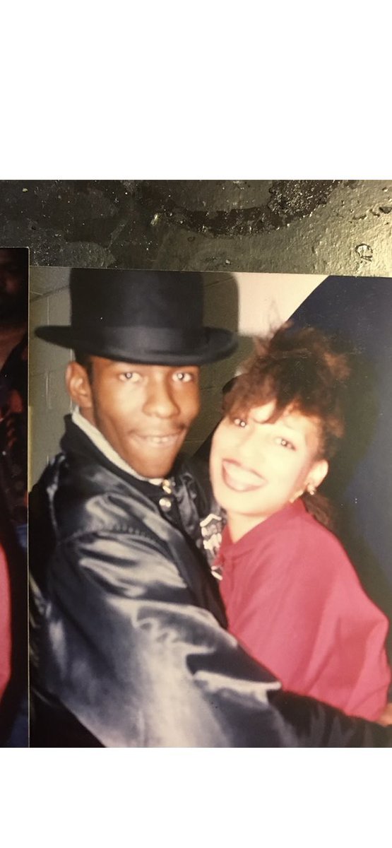 PynWycked's tweet photo. @KingBobbyBrown @biography @AETV Bobby and I.. Madison Square Garden, NYC #NEHeartbreak💔 #BobbyBrown https://t.co/foEUPTJIuV