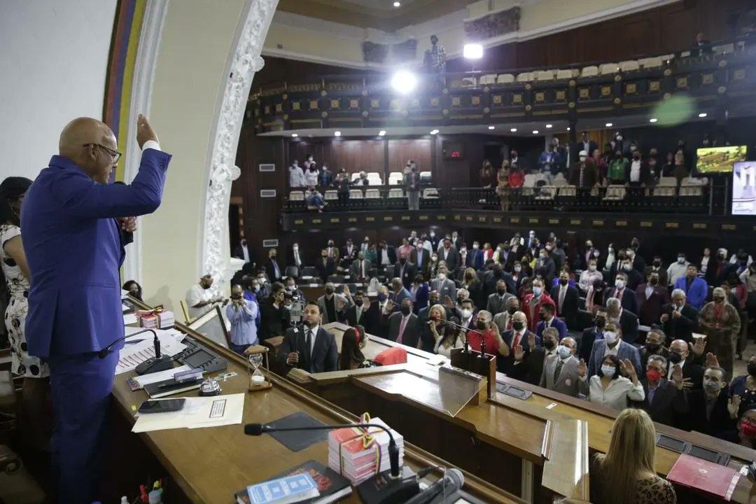 Ginkellys16's tweet photo. 📸#EnFotos|| En Sesión Ordinaria asumí la Vicepresidencia del Grupo de Amistad Parlamentaria entre la República Bolivariana de Venezuela y el Reino de los Países Bajos (Holanda), Agradezco a la Jefatura del Bloque de la Patria y la directiva de la @Asamblea_Ven
#VenAppEnMarcha https://t.co/yCfVGm8BNi