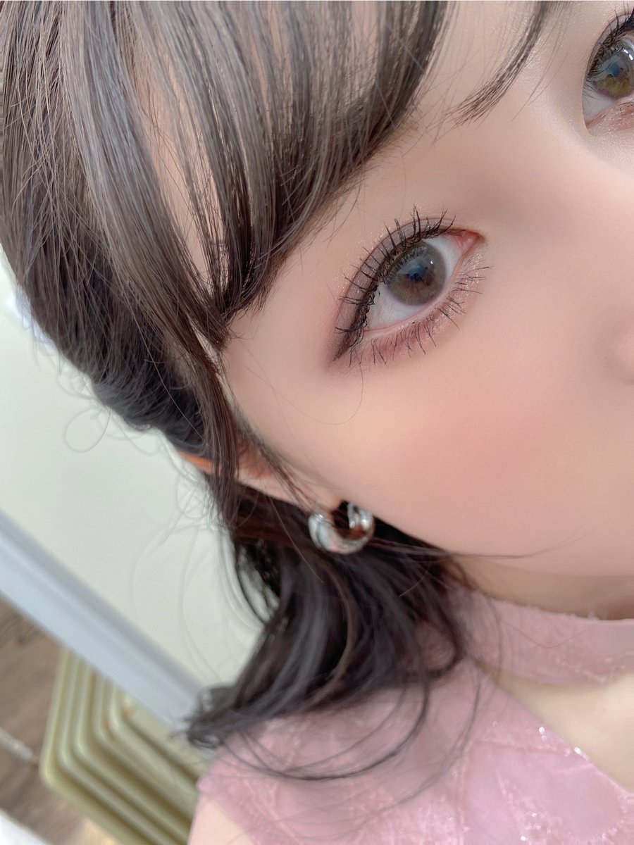 niki_sakino's tweet photo. 私のプロデュースするカラコンmiiumのお気に入りの2色が本日からマンスリーになりました🌟マンスリーは2箱目がたった500円で購入できる特典あります🥰優しいねっ笑

ぜひ、GETしてください♡

プリズムスター
https://t.co/n5luxmrc4c
ひとめぼれ
https://t.co/AkYbNWtT4x https://t.co/4ueB6RPZO1