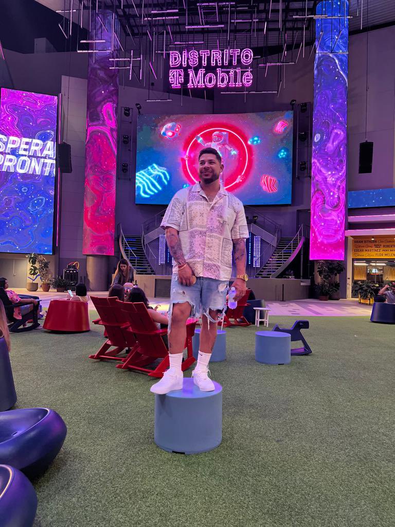 Live from la isla del encanto 🇵🇷🏝🌅