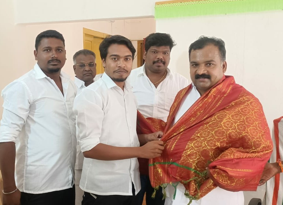 SiJeffrin's tweet photo. இனிய பிறந்தநாள் நல்வாழ்த்துக்கள் தலைவரே @manickamtagore @Depakar_tnpyc https://t.co/OOyApRDrxL