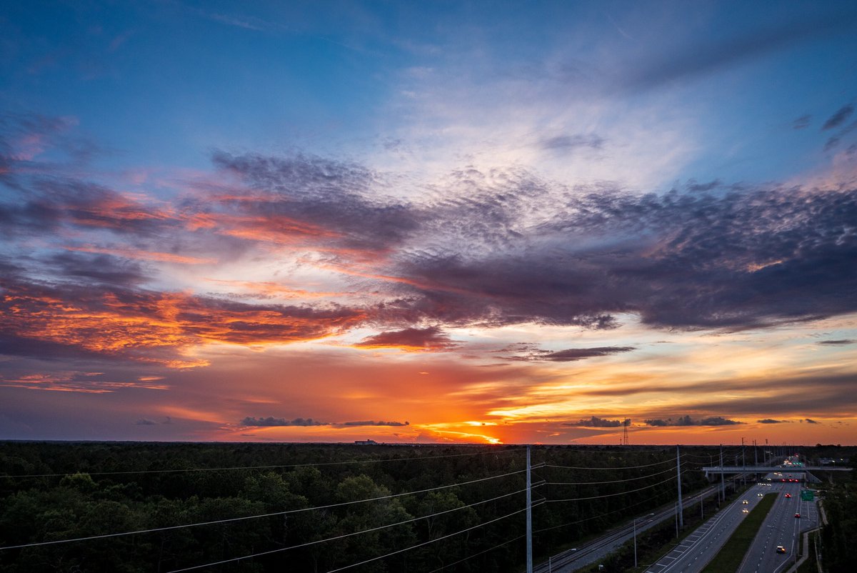 jmojax08's tweet photo. Tuesday’s sunset @ActionNewsJax https://t.co/lWV8NlszYZ