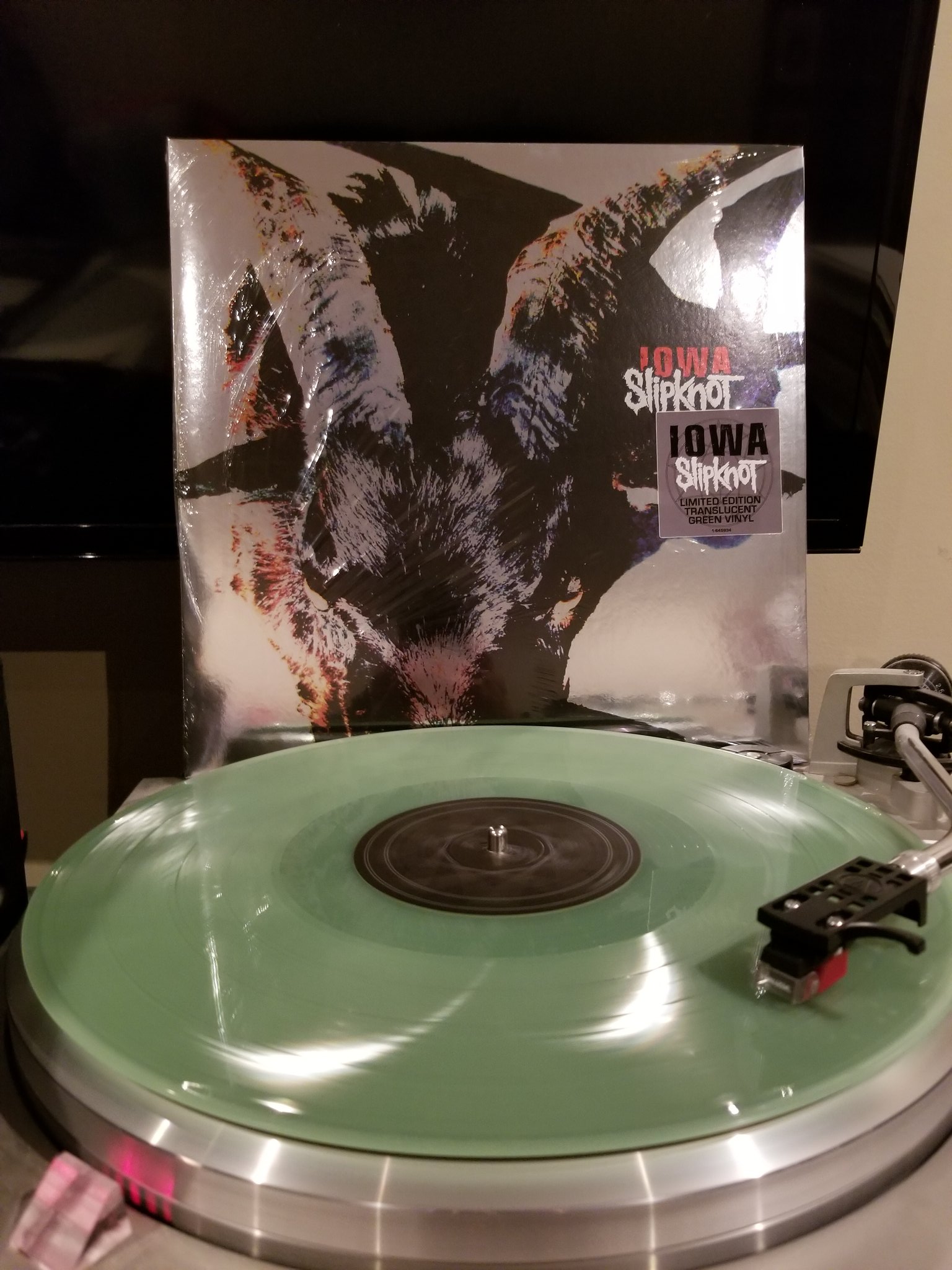 Maxim billedtekst Anger Spin Vinyl on Twitter: "Slipknot is killing it with all these reissues!  Roadrunner is reissuing every album. The whole thing I think it's sick.. # Slipknot #Iowa #Eyeless #reissue #vinyl https://t.co/yXgvunvyXv" / X